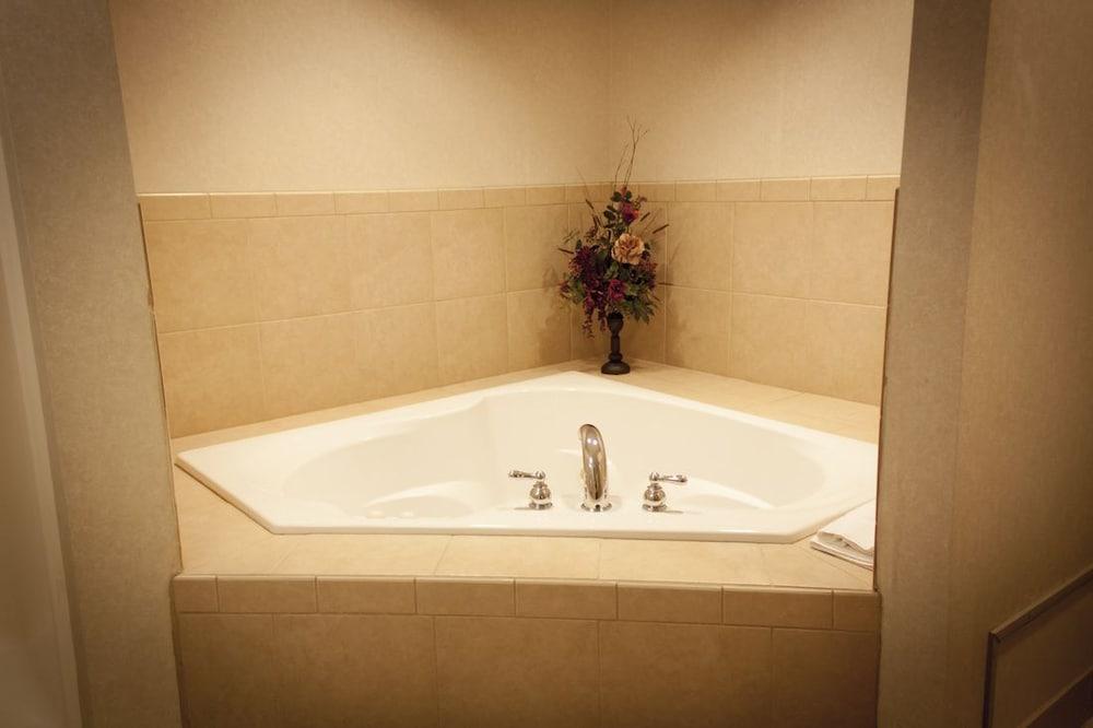 Ameriway Inn and Suites photo 13