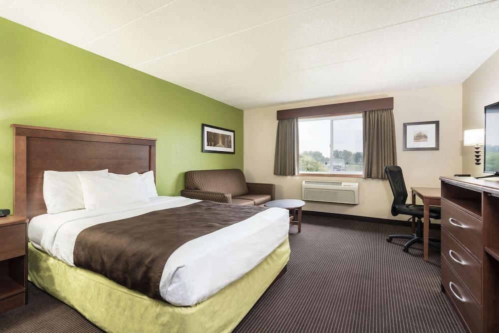 AmericInn by Wyndham Little Falls photo 11