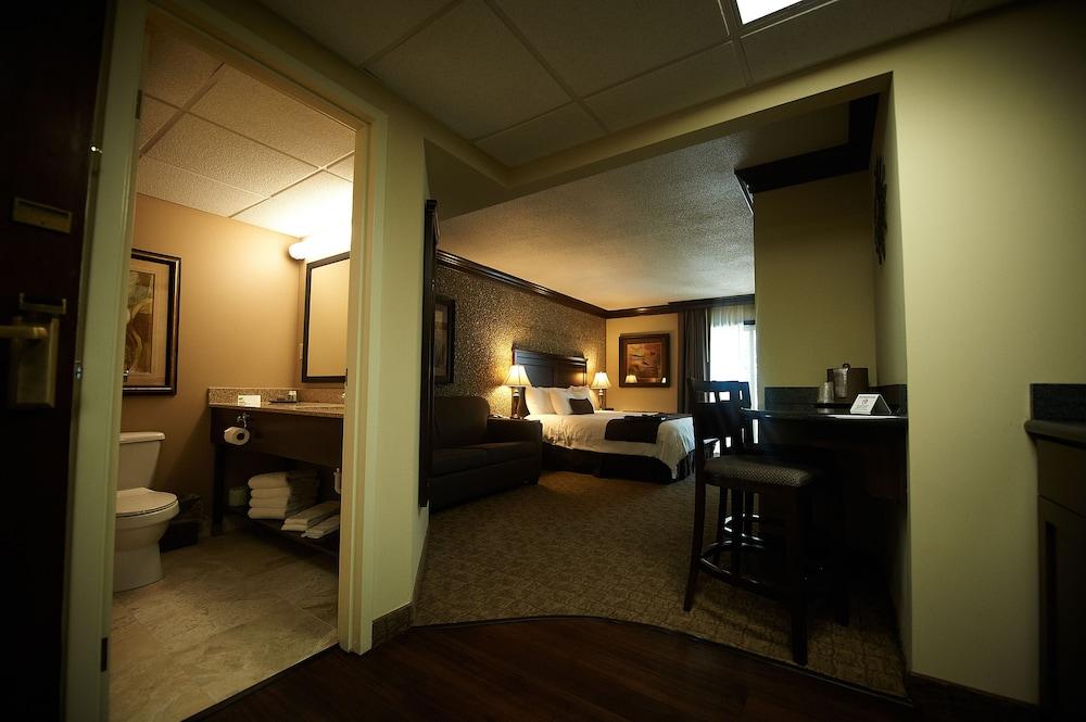 Fourwinds Lakeside Inn & Marina photo 9