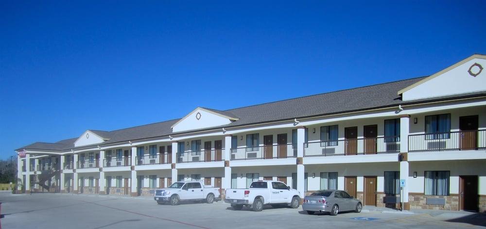 Americas Best Value Inn & Suites Cuero photo 32