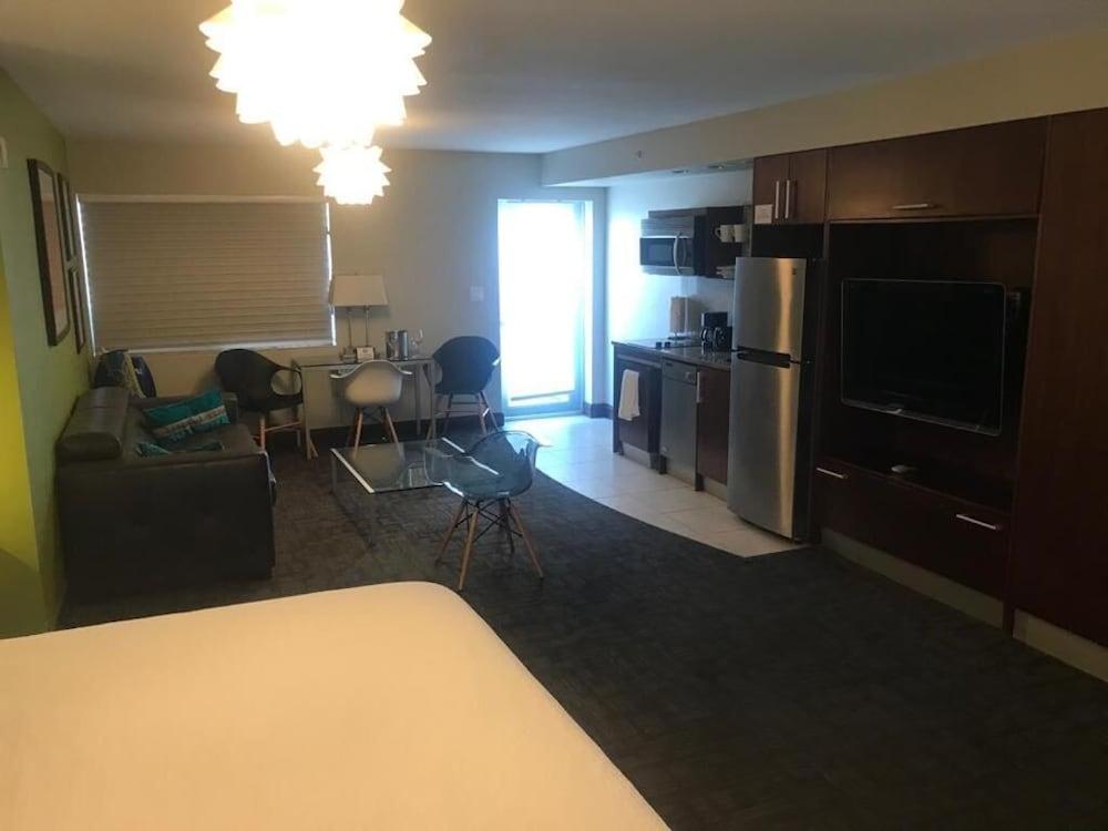 Ocean Drive Studios Beach Front photo 15