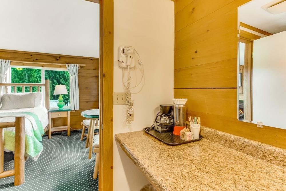 Deer Harbor Inn photo 17