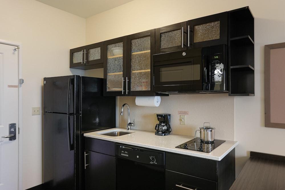 Candlewood Suites Lenexa - Overland Park Area by IHG photo 27
