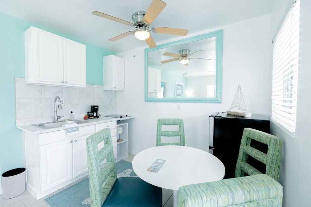 Cabanas of Treasure Island photo 28