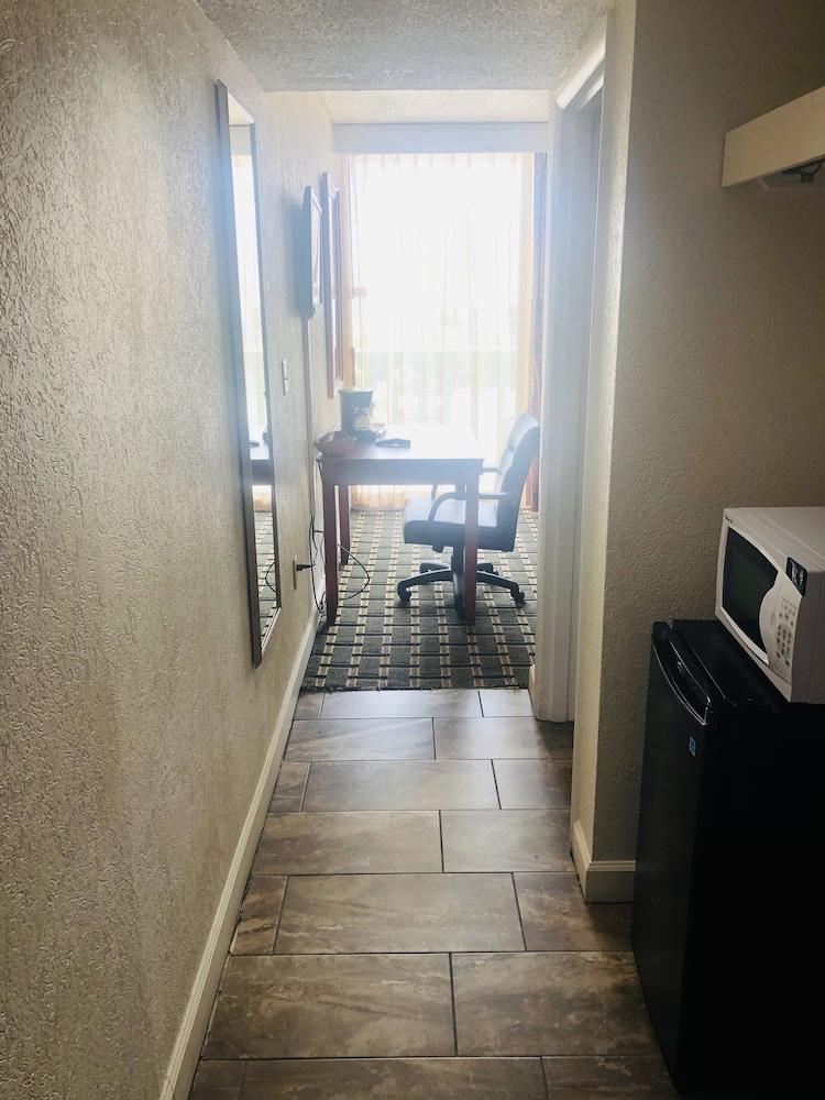 Quail Inn & Suites photo 20
