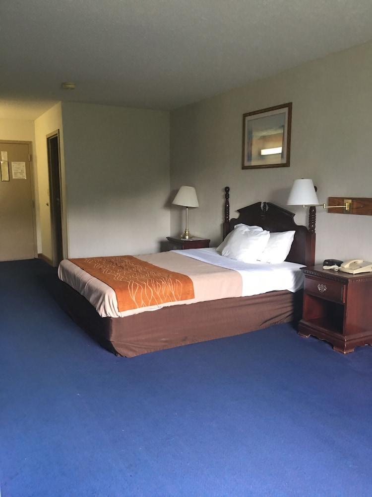 Denison Inn & Suites photo 6