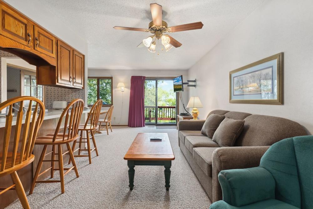 The Lodges at Breezy Point photo 100