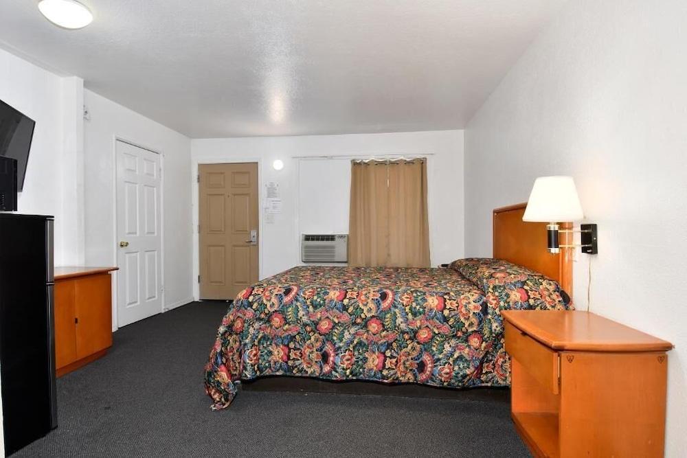 Budget Motel photo 19