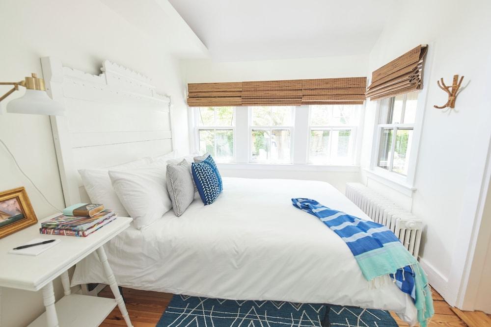 Bellport Inn photo 10