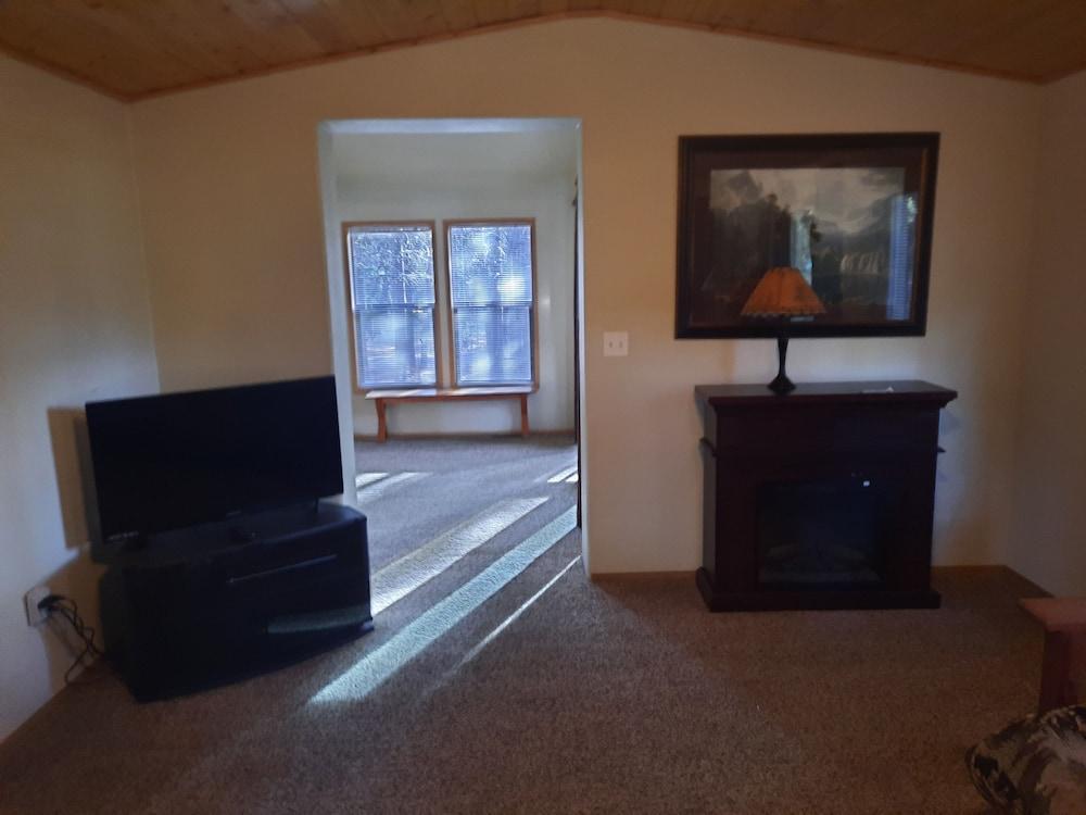 Willamette Pass Inn Chalets photo 9