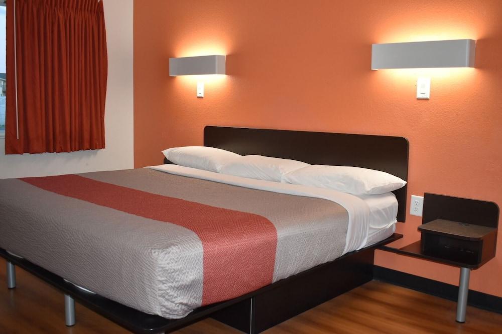 Motel 6 Springfield, IL photo 6