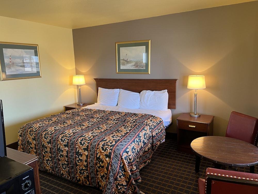 Crows Nest Inn Tawas photo 30