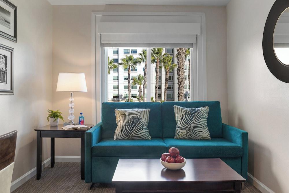 Peacock Suites photo 24