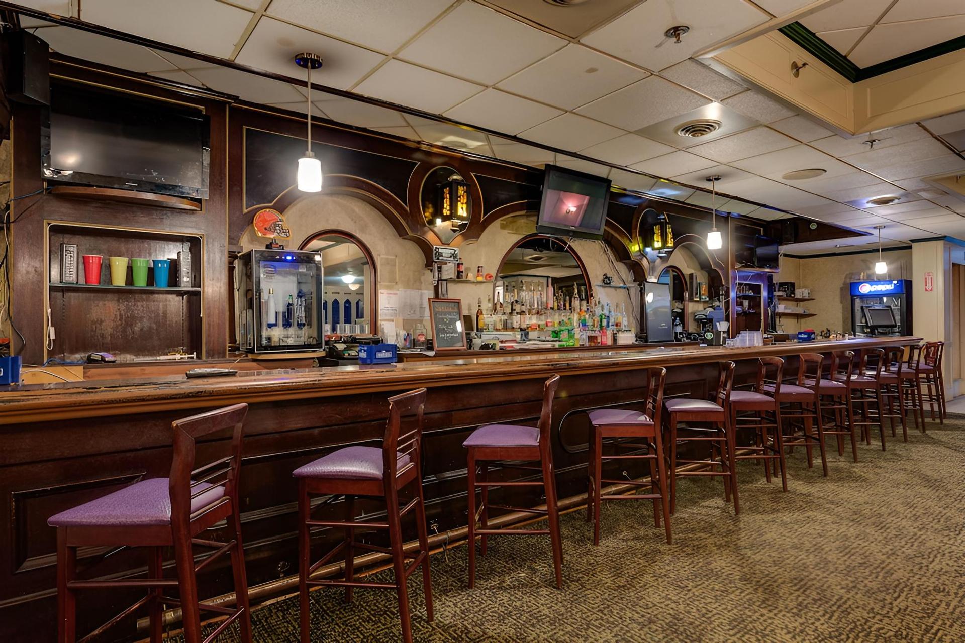 University Hotel & Suites photo 27