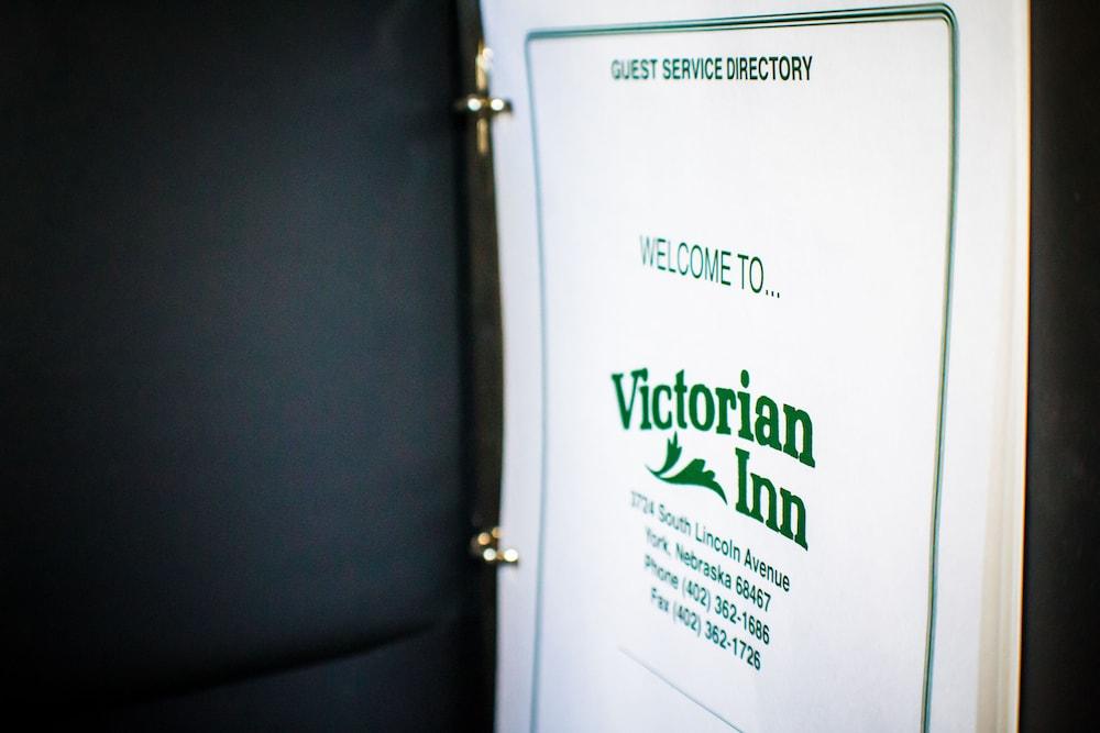 Victorian Inn & Suites photo 26
