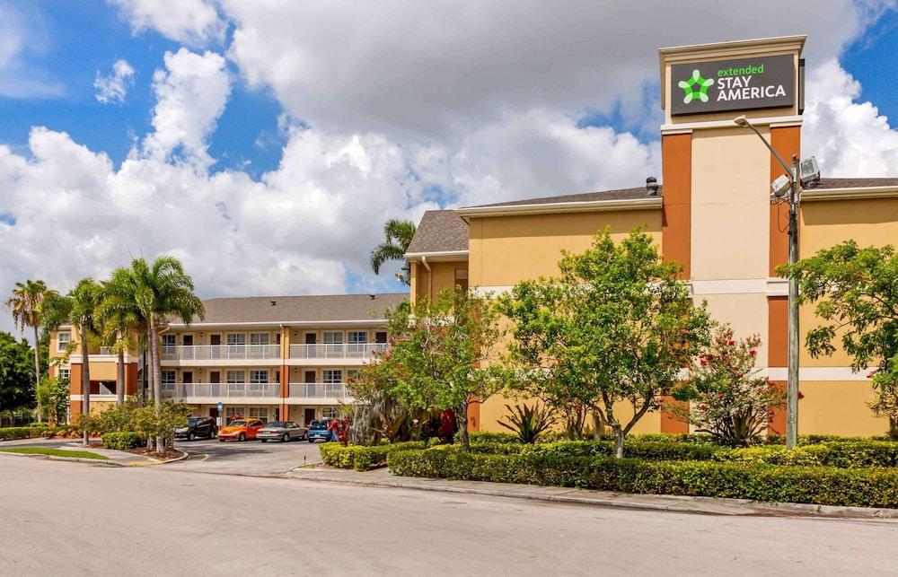 Extended Stay America Suites Ft Lauderdale Cyp Crk Andrews A photo 1