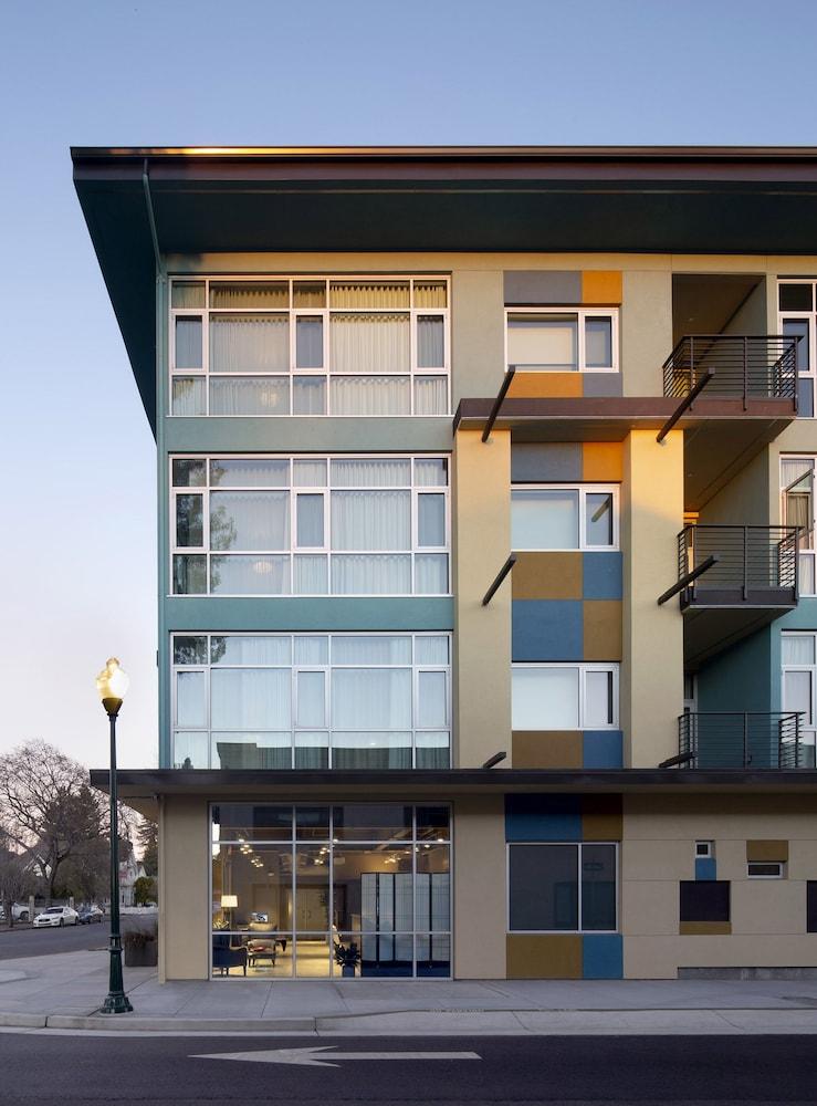 Art House Hotel and Suites photo 33