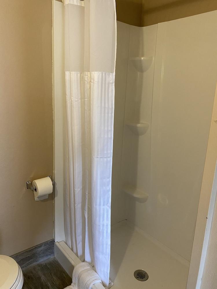 Valueinn Motel photo 41