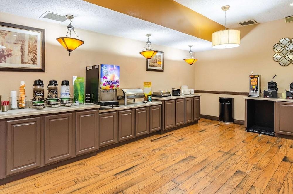 Quality Inn Radford-West Blacksburg I-81 photo 5