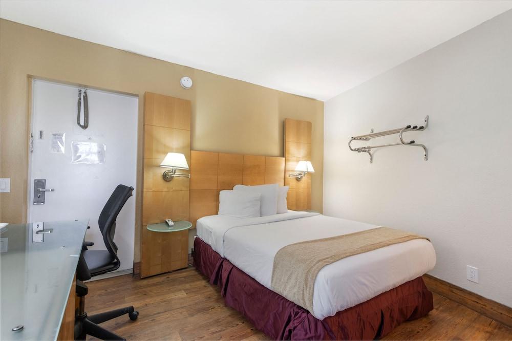 Ocean Reef Hotel photo 47