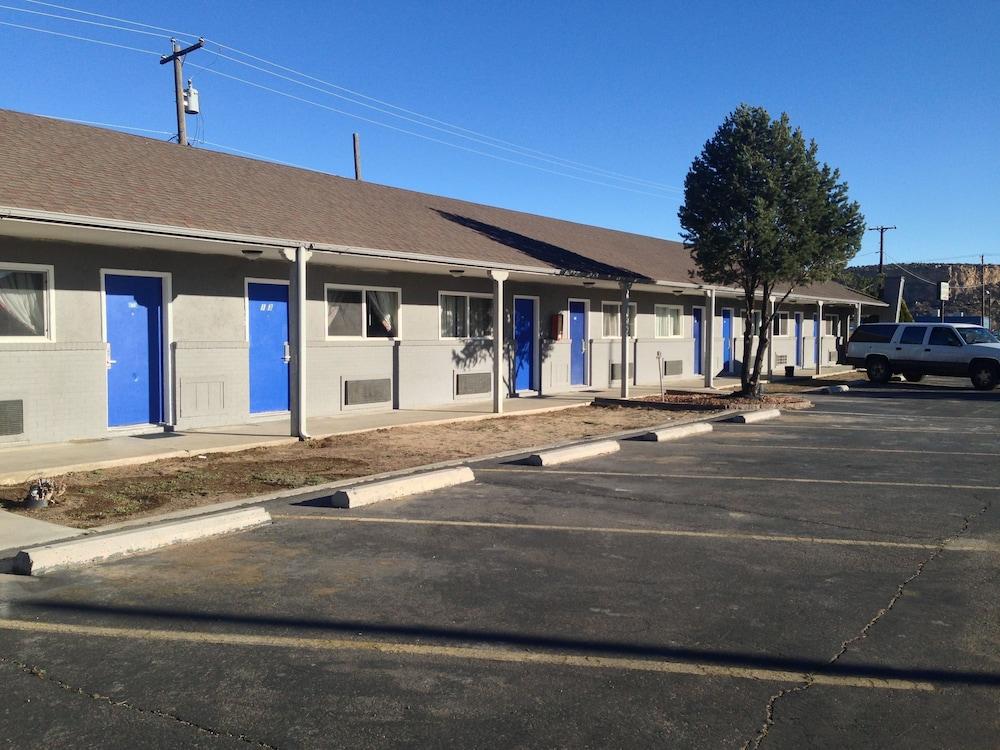 Four Corners Inn photo 41