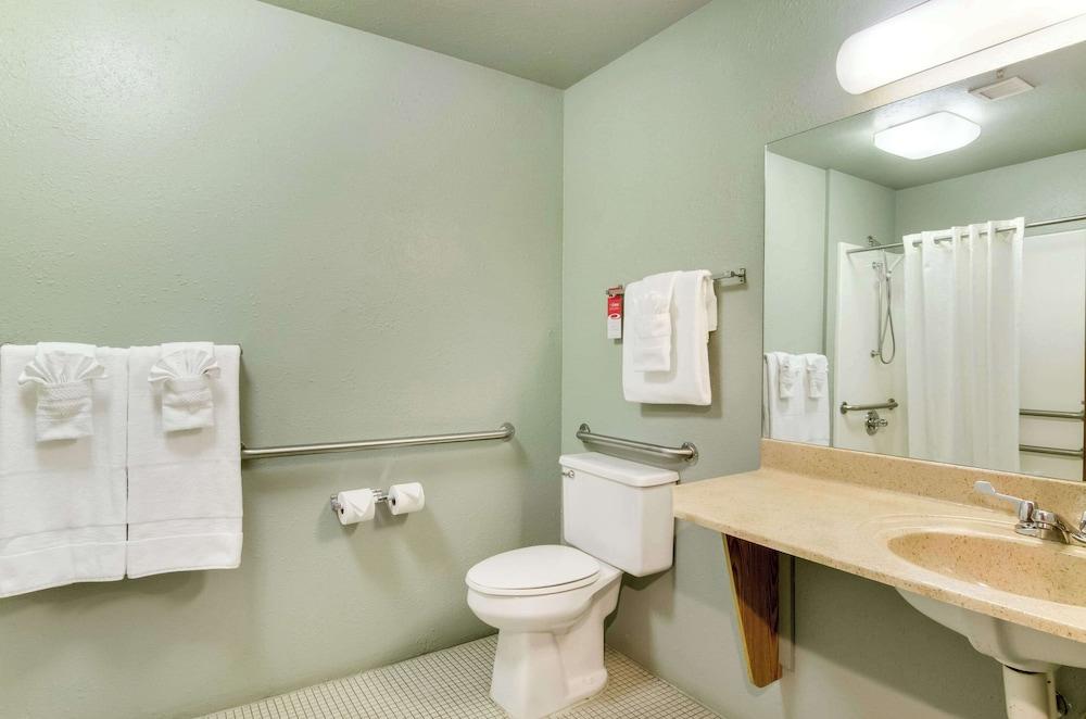 Econo Lodge photo 15