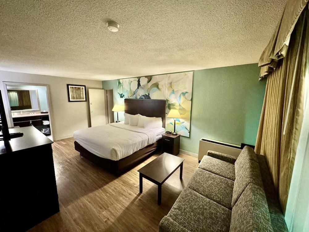 Wyndham Garden Ann Arbor photo 28