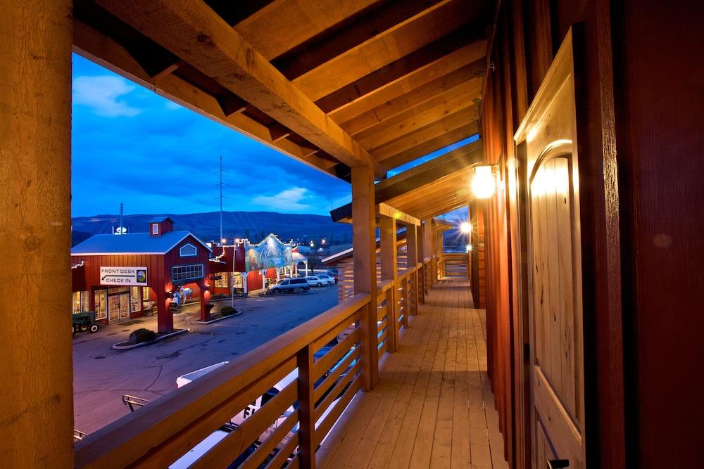 Cousins Country Inn — hotel in The Dalles