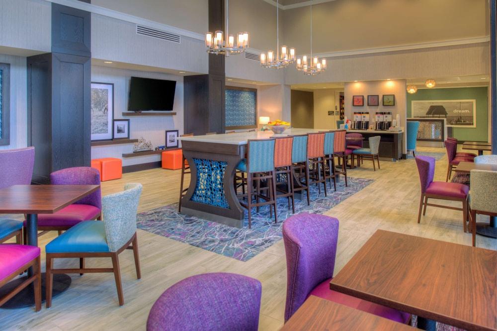 Hampton Inn & Suites Wixom photo 4