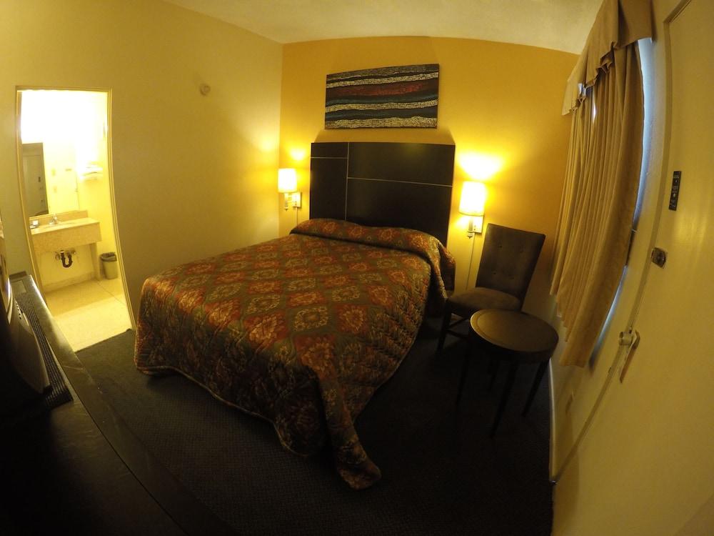 Indio Holiday Motel photo 21