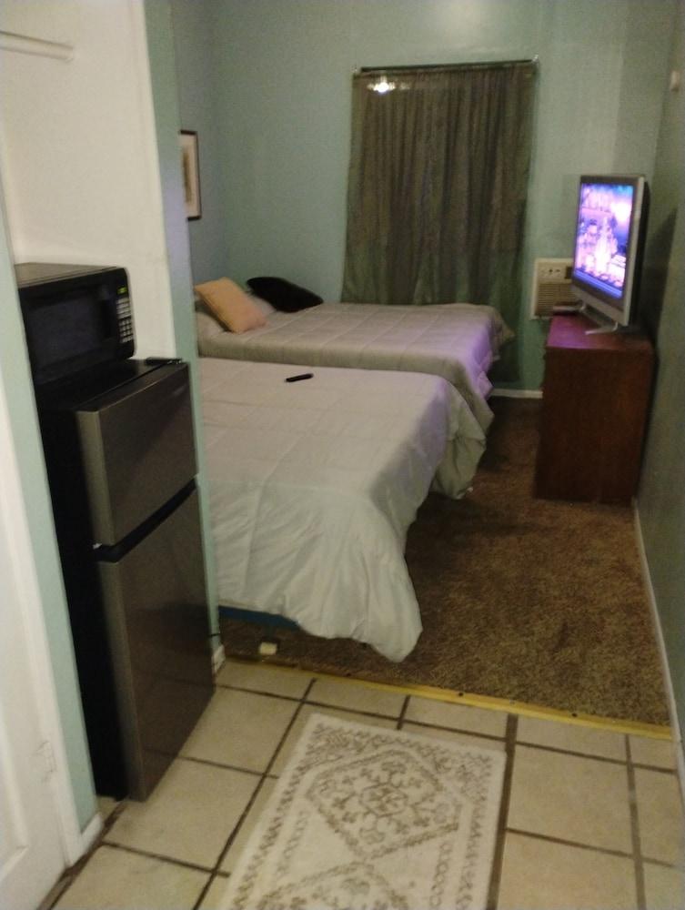 BV MOTEL photo 6