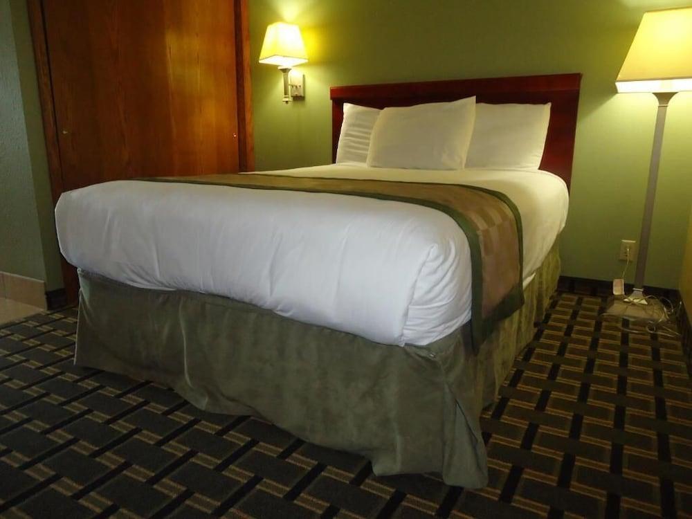 Town House Extended Stay Hotel Downtown photo 6