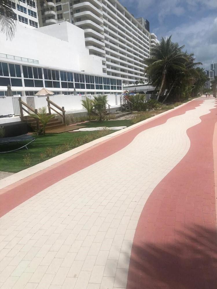 Soleil Apartments at Castle Beach Club photo 61