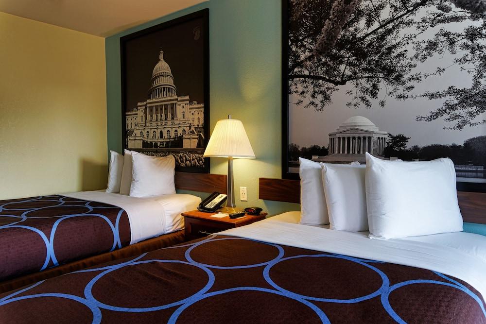 Super 8 by Wyndham Alexandria/Washington D.C. Area photo 4