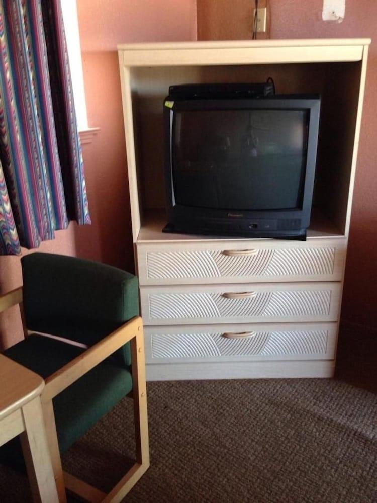 Valley Motel photo 10
