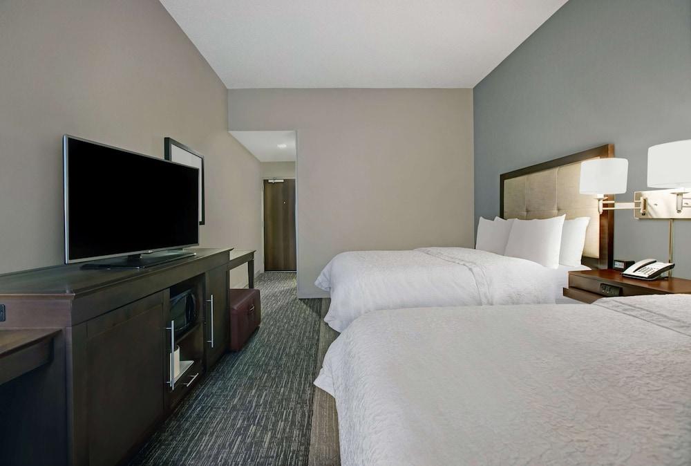 Hampton Inn Greenville I-385 - Woodruff Rd. photo 11