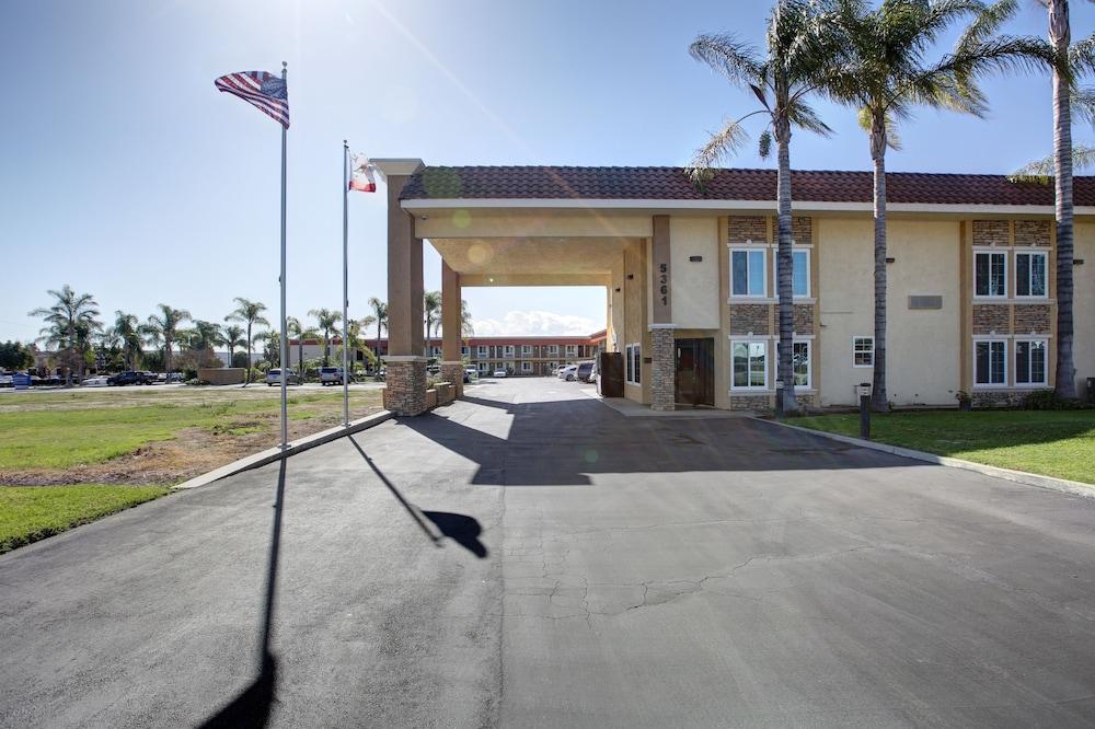 Ontario Inn & Suites photo 51