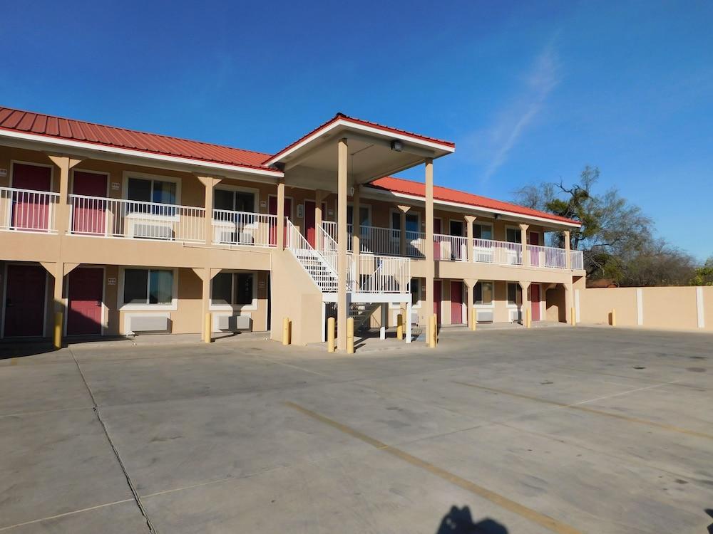 Eagle Pass Inn photo 4