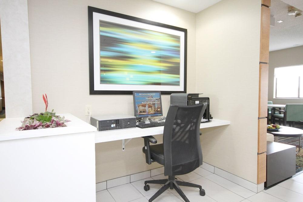 Holiday Inn Express Adrian by IHG photo 34