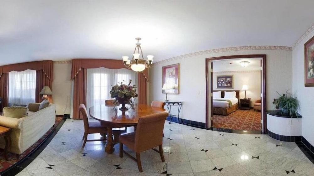 Holiday Inn Express Hotel & Suites El Centro by IHG photo 34