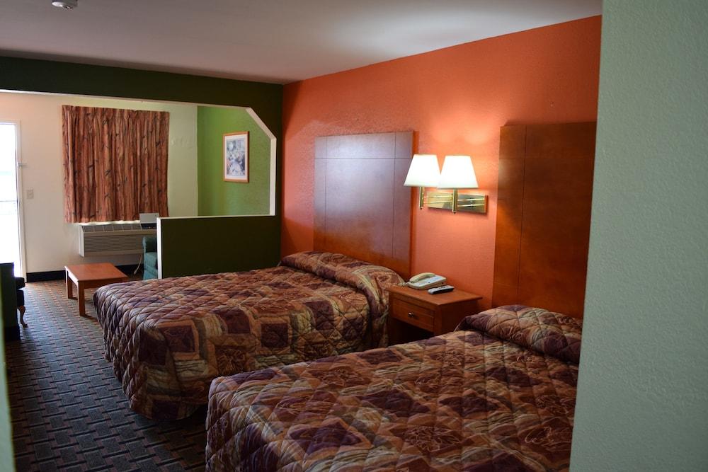 Royal Inn Douglasville photo 4