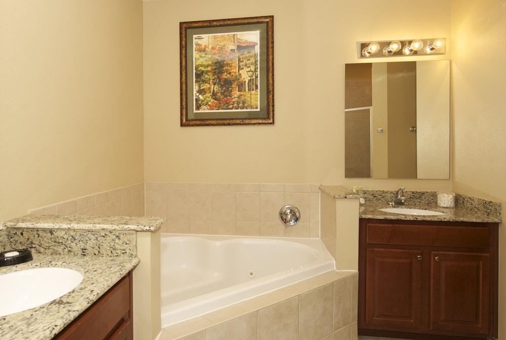 WorldQuest Orlando Resort photo 17