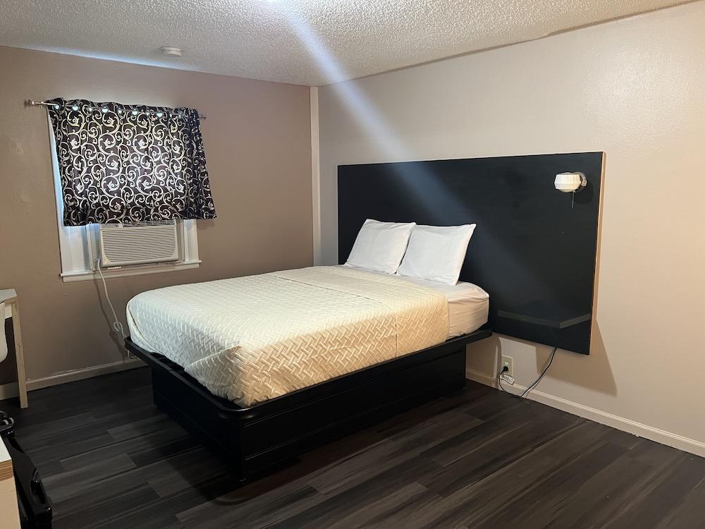 Laci's Country Inn photo 16