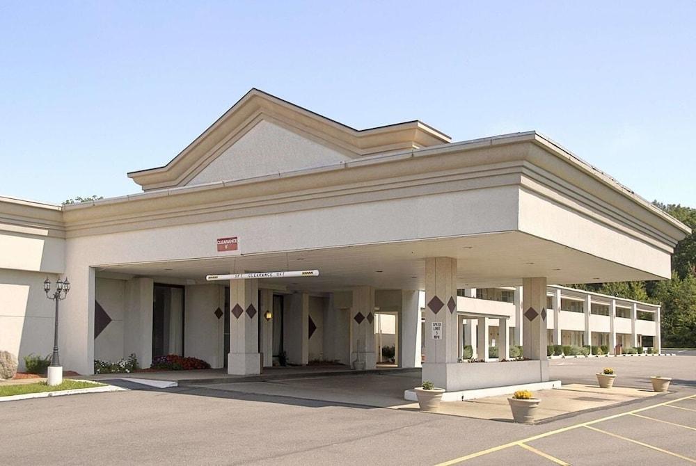 Red Carpet Inn Hazleton photo 29