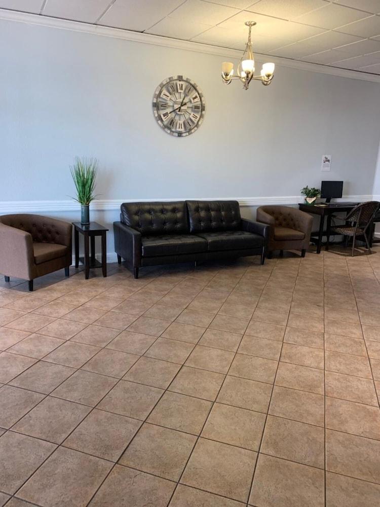 E-Z 8 Motel Phoenix Airporter photo 19