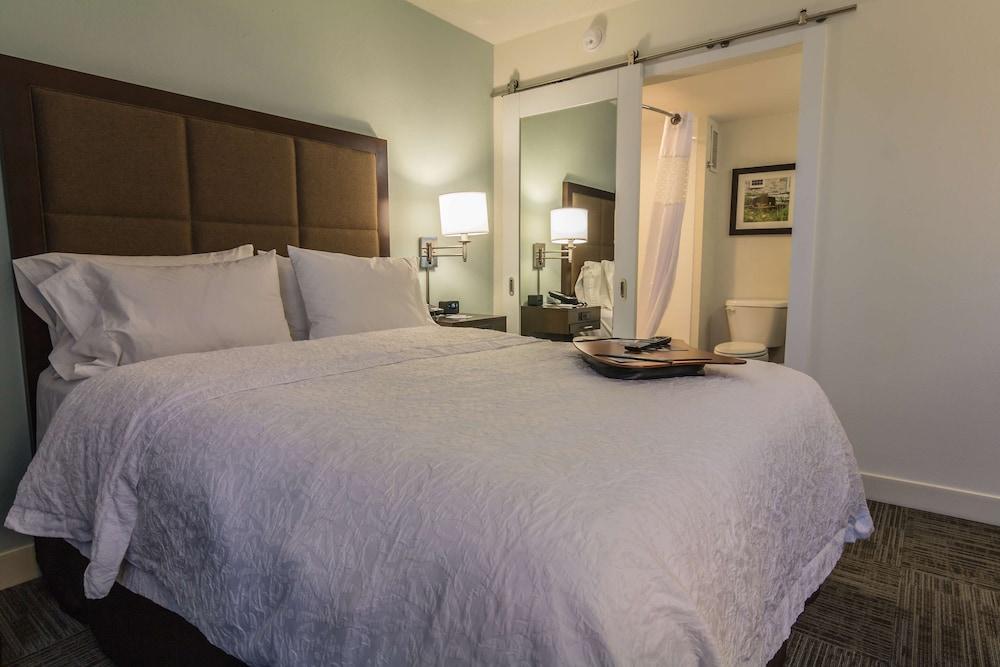 Hampton Inn Winchester-University/Mall Area photo 8