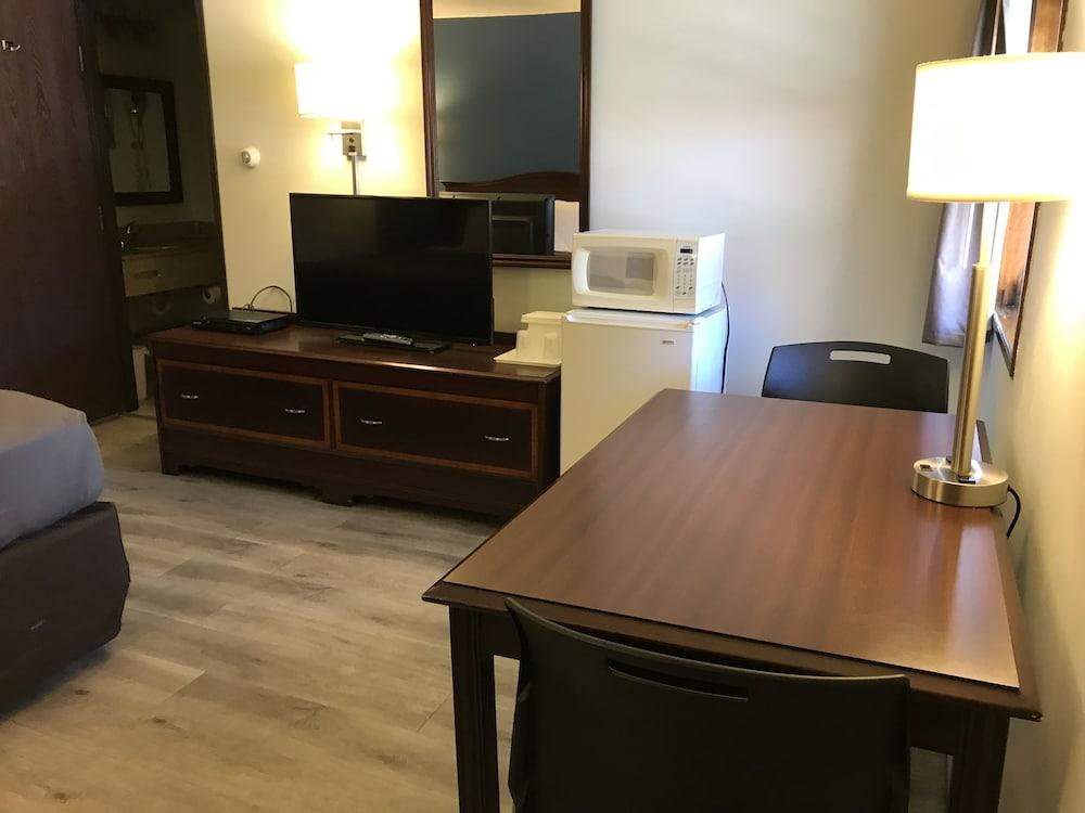 Econo Lodge Saint Albans photo 2