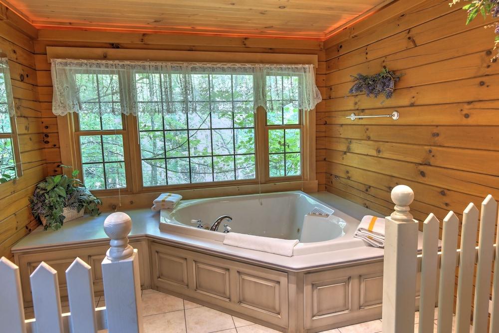 Cricket Hill Lodge & Cabins photo 42