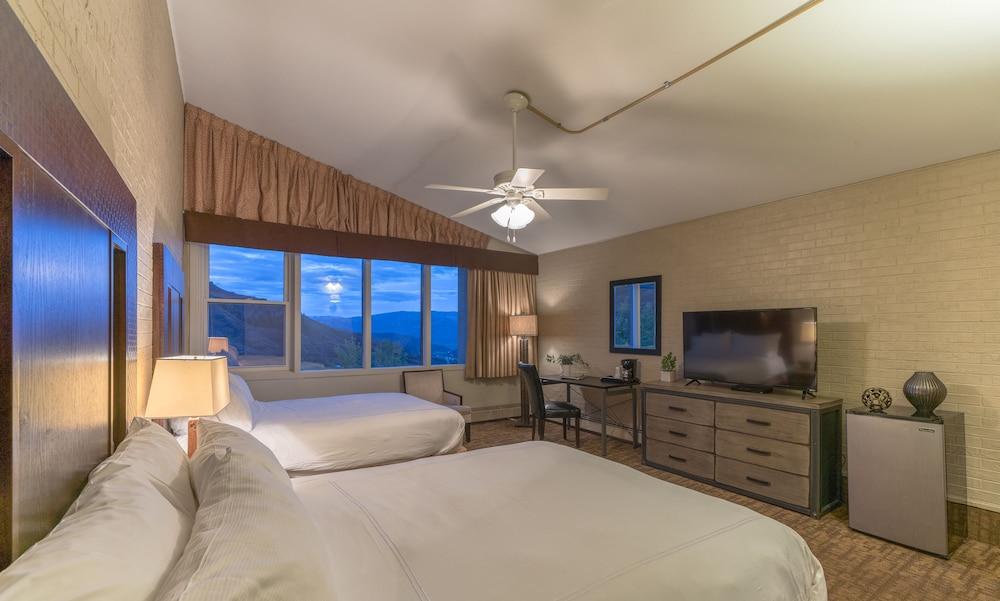 Mountain Chalet Snowmass photo 24