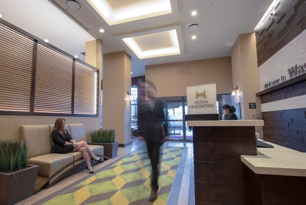 Hampton Inn & Suites Washington DC-Navy Yard photo 2